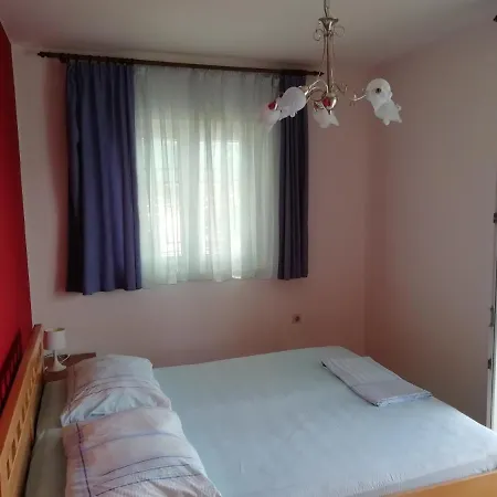 아파트 Ante 트로기르